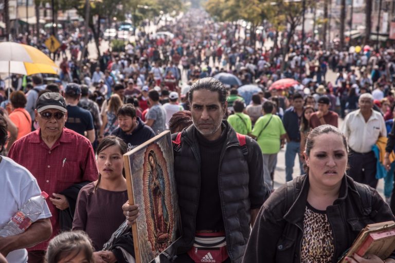 CUARTOSCURO.COM,CIUDAD DE MÉXICO, 09DICIEMBRE2018.- Cientos de peregrinos y fieles devotos a la Vírgen de Guadalupe, comenzaron a llegar a la Basílica previo a la celebración del próximo 12 de diciembre.
FOTO: MARIO JASSO /CUARTOSCURO.COM