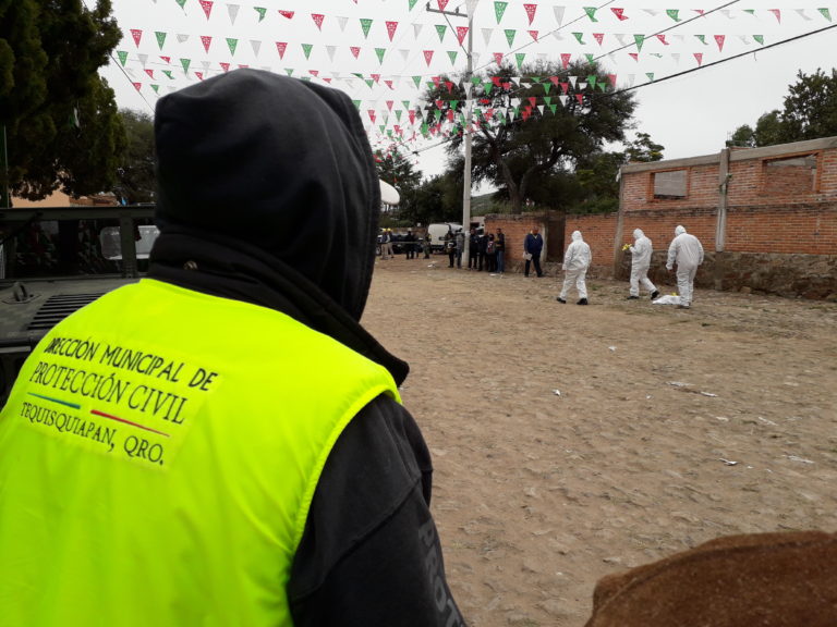 Cuerpos de emergencia en Tequisquiapan. Foto Gabriela Hernández.