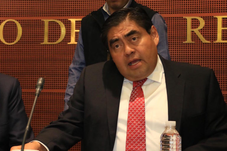 foto: Cuartoscuro,CIUDAD DE MÉXICO, 18NOVIEMBRE2016.- Enrique Graue rector de la UNAM acompañado de Luis Miguel Gerónimo Barbosa, senador y presidente del instituto Belisario Domínguez, inauguraron el foro 