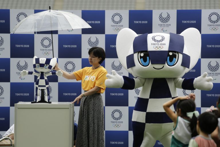 AP Photo,Una versión robot de la mascota de los Juegos Olímpicos de Tokio 2020 