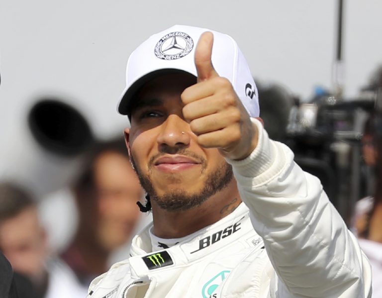 AP Photo,El piloto británico Lewis Hamilton de Mercedes tras la clasificación del Gran Premio de Alemania en Hockenheim, el sábado 27 de julio de 2019. (Jan Woitas/dpa via AP)