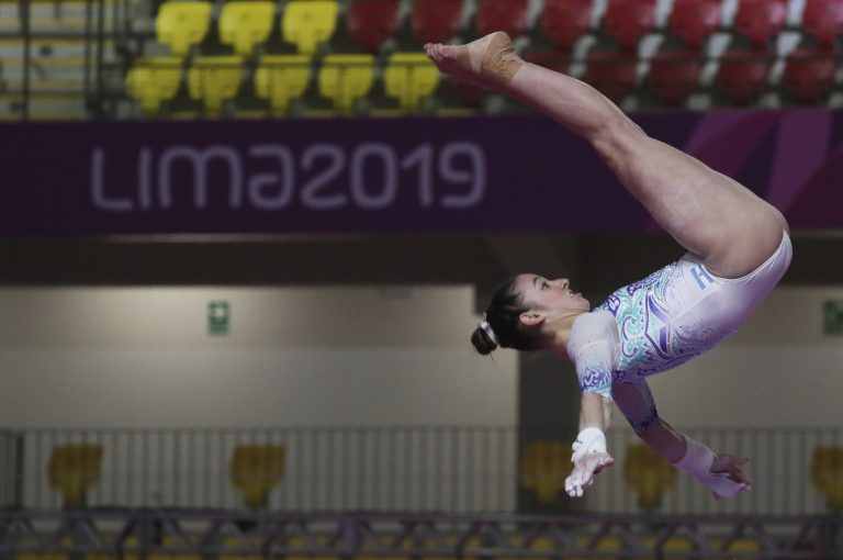 AP Photo,La argentina Luna Fernández realiza una práctica de gimnasia artística, de cara a los Jueos Panamericanos en Lima, el miércoles 24 de julio de 2019. Los Juegos se inauguran el 26 de julio y concluyen el 11 de agosto (AP Foto/Fernando Llano)