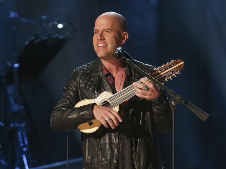 AP Photo, Gian Marco Zignago,En esta foto del 13 de marzo del 2019, el cantautor peruano Gian Marco toca en el concierto de los Premios Gershwin de la Biblioteca del Congreso estadounidense en Washington. Gian Marco, actualmente de gira por EEUU, le atribuye sus tres décadas de carrera musical al hecho de que siempre ha sido benevolente y comprensivo consigo mismo. (Foto por Brent N. Clarke/Invision/AP, Archivo)