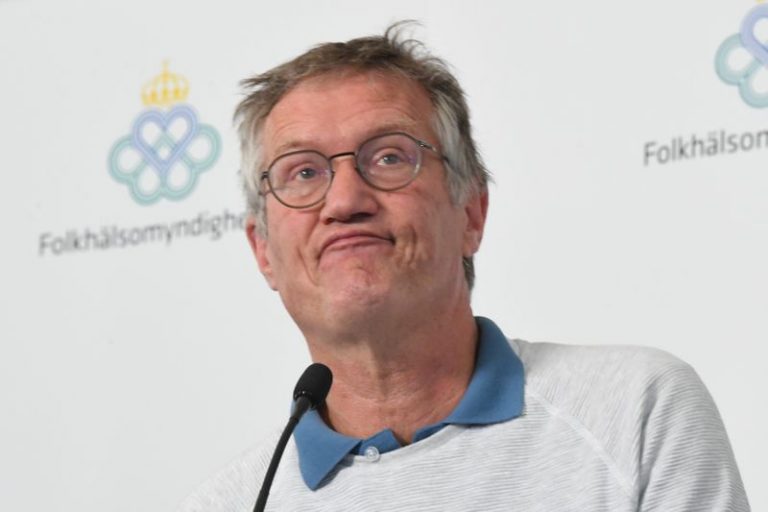 LYNXMPEG5H1OW.jpg,El epidemiólogo estatal Anders Tegnell de la Agencia de Salud Pública de Suecia reacciona durante una conferencia de prensa acerca de la situación de la enfermedad coronavirus (COVID-19) en Estocolmo, Suecia. 9 de junio de 2020.   Agencia de Noticias TT/Fredrik Sandberg vía REUTERS ATENCIÓN EDITORES - ESTA IMAGEN FUE PROPORCIONADA POR UN TERCERO. SUECIA FUERA. NO DISPONIBLE PARA VENTAS COMERCIALES O EDITORIALES EN SUECIA.; Crédito: TT News Agency, Reuters