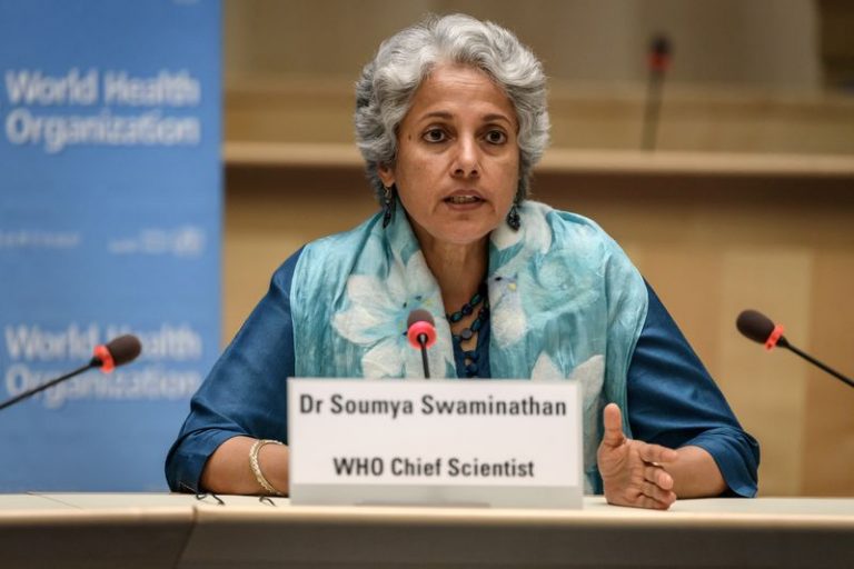 LYNXNPEG6N0V7.jpg,La científica jefe de la Organización Mundial de la Salud (OMS), Soumya Swaminathan, durante una conferencia de prensa celebrada en Ginebra, Suiza, el 3 de julio de 2020. Fabrice Coffrini/Pool via REUTERS; Crédito: POOL, Reuters