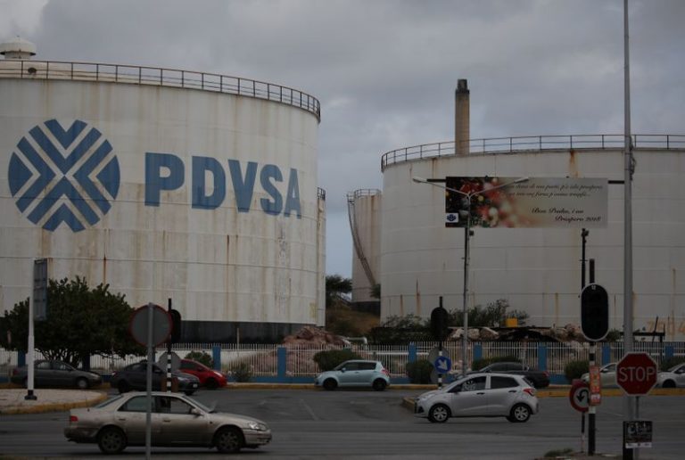 LYNXMPEG7Q1FG.jpg,Foto de archivo ilustrativa del logo de PDVSA en un tanque de la refinería Isla en Willemstad, Curazao. 
Abril 22, 2018. REUTERS/Andres Martinez Casares; Crédito: ANDRES MARTINEZ CASARES, Reuters