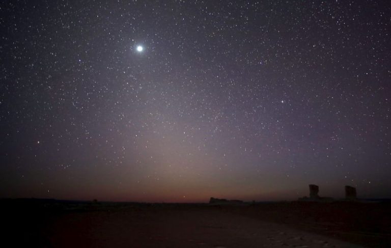 LYNXMPEG8D1HU.jpg,Foto de archivo ilustrativa del planeta Venus visto desde Egipto. 
May 15, 2015. REUTERS/Amr Abdallah Dalsh; Crédito: AMR ABDALLAH DALSH, Reuters
