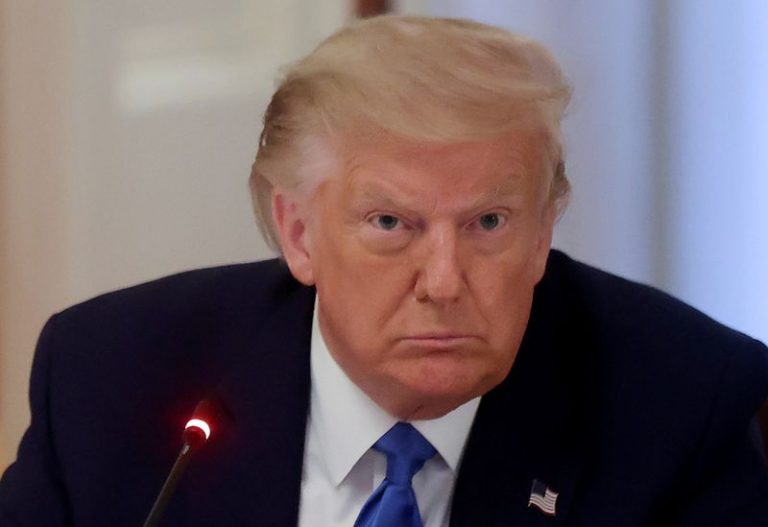 LYNXNPEG8N1KR.jpg,El presidente de Estados Unidos, Donald Trump, organiza un evento en el Salón Este de la Casa Blanca en Washington, Estados Unidos. 13 de julio de 2020. REUTERS/Jonathan Ernst; Crédito: JONATHAN ERNST, Reuters