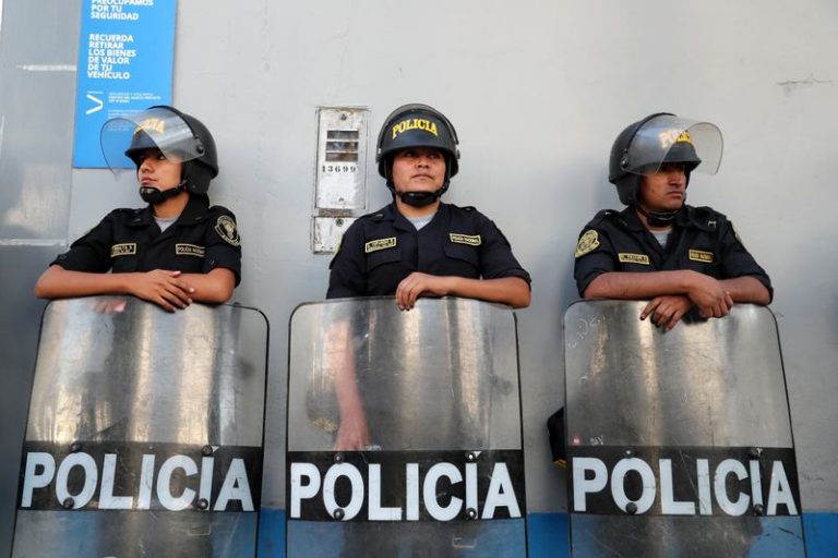 LYNXMPEG911VJ-1.jpg,FOTO DE ARCHIVO. Imagen referencial de policías, en Lima, Perú. 19 de marzo de 2019. REUTERS/Guadalupe Pardo; Crédito: GUADALUPE PARDO, Reuters