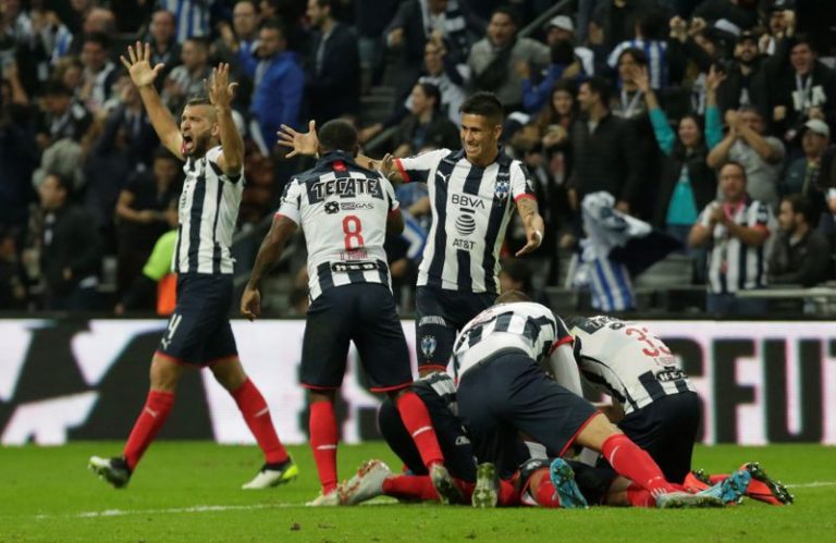 LYNXMPEG94077.jpg,Foto de archivo de jugadores de Monterrey celebrando un gol en torneo mexicano. Estadio BBVA, Monterrey, México. 26 de diciembre de 2019.
REUTERS/Daniel Becerril; Crédito: Array, Reuters