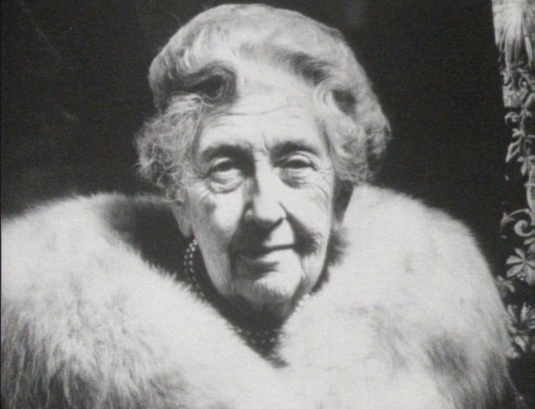 LYNXMPEG94176.jpg,La escritora Agatha Christie aparece en esta foto sin fecha. Cortesía de BritBox (Unfinished Portrait Documentary)/BBC Studios/Handout via REUTERS. THIS IMAGE HAS BEEN SUPPLIED BY A THIRD PARTY. MANDATORY CREDIT. NEWS ACCESS ONLY. NO RESALES. NO ARCHIVES. NEWS ACCESS ONLY; Crédito: BritBox/BBC Studios (Unfinished, Reuters