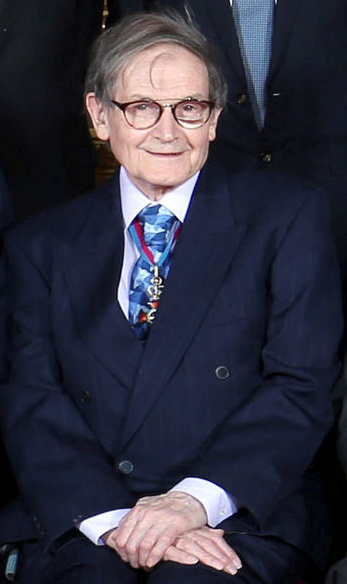 LYNXMPEG950VR-1.jpg,Foto de archivo. El profesor  Sir Roger Penrose posa para una fotografía en Berkshire, Reino Unido, 7 de mayo de  2019. Jonathan Brady/Pool via REUTERS/; Crédito: POOL, Reuters