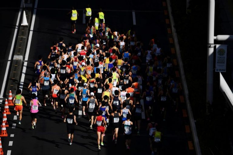 LYNXMPEG980WW.jpg,Foto de archivo. Corredores en el maratón de Tokio. Japón, 1 de marzo de 2020.  Charly Triballeau/Pool via REUTERS/Files; Crédito: POOL, Reuters