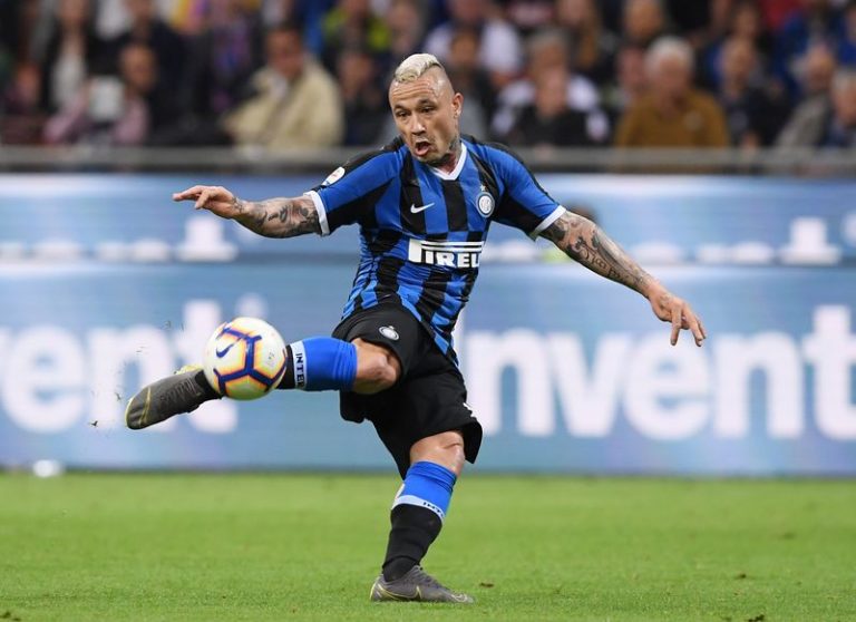 LYNXMPEG9814K.jpg,Foto de archivo. Radja Nainggolan del Inter de Milán en acción durante un partido con el Empoli en el estadio San Siro de Milán, Italia. REUTERS/Alberto Lingria; Crédito: Alberto Lingria, Reuters