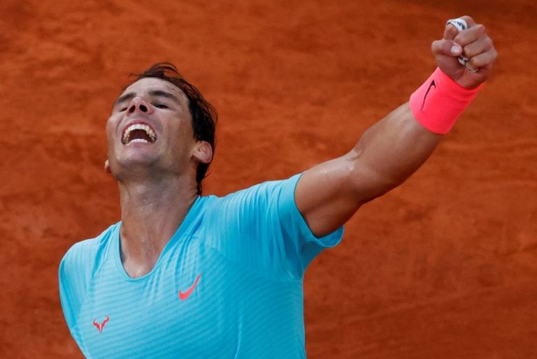 LYNXMPEG98178-1.jpg,Foto del viernes de Rafael Nadal celebrando tras vencer al argentino Diego Schwartzman en las semifinales del Abierto de Francia. 
 Oct 9, 2020  
REUTERS/Christian Hartmann; Crédito: CHRISTIAN HARTMANN, Reuters