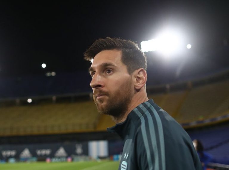 LYNXMPEG9909R.jpg,Fútbol - Copa del Mundo 2022 - Argentina-Ecuador - Estadio La Bombonera, Buenos Aires, Argentina - 8 de octubre de 2020. El argentino Lionel Messi durante el calentamiento antes del partido. REUTERS/Agustin Marcarian/Archivos; Crédito: AGUSTIN MARCARIAN, Reuters