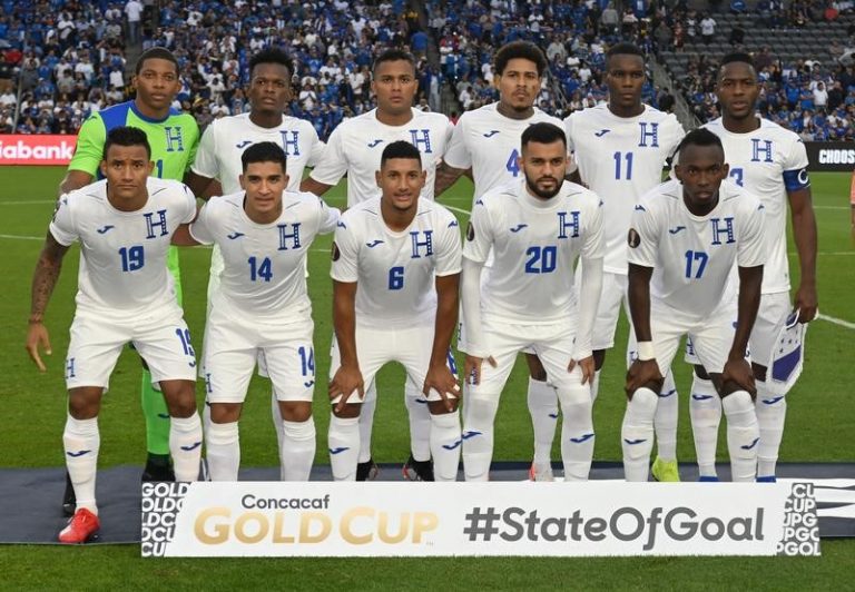 LYNXMPEG9A00I.jpg,Foto de archivo de selección de Honduras antes de enfrentar a El Salvador en la Copa Oro 2019. Estadio Banc of California, Los Ángeles, California, EEUU. 25 de junio de 2019.
CREDITO OBLIGADO USA TODAY/Kirby Lee; Crédito: Array, Reuters