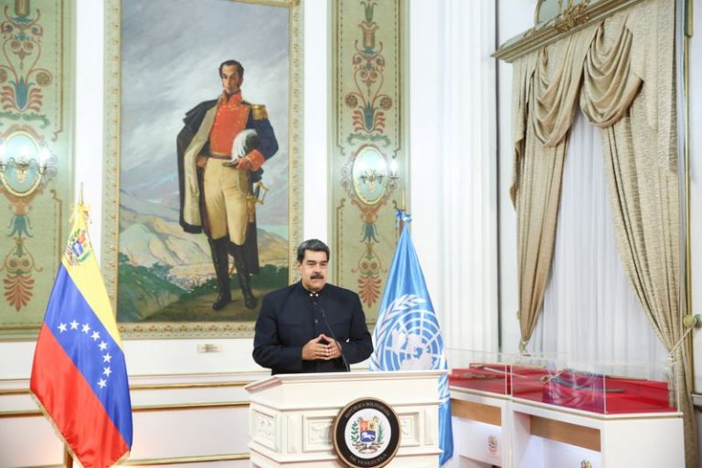LYNXMPEG9B1AW.jpg,Imagen de archivo del presidente de Venezuela, Nicolás Maduro, hablando de manera remota durante la Asamblea General 75 de Naciones Unidas, que se realizó de manera virtual debido a la pandemia de COVID-19, desde el Palacio de Miraflores en Caracas, Venezuela. 23 de septiembre, 2020. Palacio Miraflores/Handout via REUTERS; Crédito: Miraflores Palace, Reuters