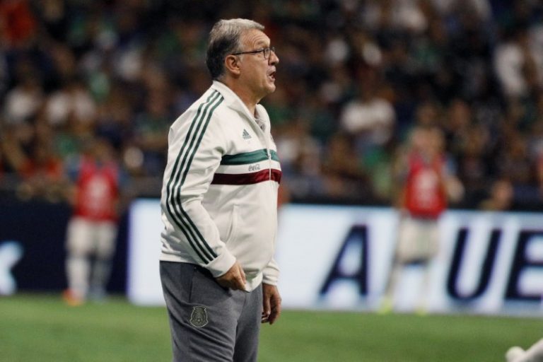 LYNXMPEG9C1ZE.jpg,Foto de archivo de Gerardo Martino dirigiendo a selección mexicana durante un partido amistoso. Estadio Alamadome, San Antonio, Texas, EEUU. 10 de septiembre de 2019.
CREDITO OBLIGADO USA TODAY/Soobum Im; Crédito: Array, Reuters