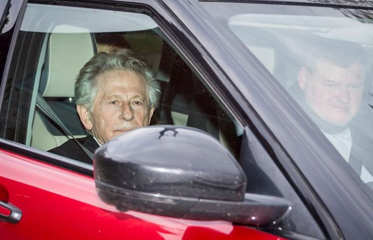 LYNXMPEG9E1HA.jpg,Director Roman Polanski asiste a la ceremonia de Justos entre las Naciones para honrar a la pareja polaca que lo protegió de los nazis durante la Segunda Guerral Mundial en Gliwice, Polonia, 15 de octubre del 2020. Grzegorz Celejewski/Agencja Gazeta via REUTERS; Crédito: AGENCJA GAZETA, Reuters