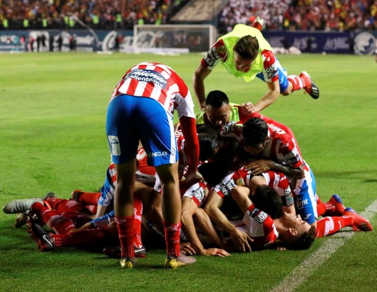 LYNXMPEG9F09O.jpg,Foto de archivo de jugadores del Atlético San Luis celebrando tras anotar un gol. Estadio Alfonso Lastras, San Luis Potosí, México. 5 de mayo de 2019.
REUTERS/Henry Romero; Crédito: Array, Reuters