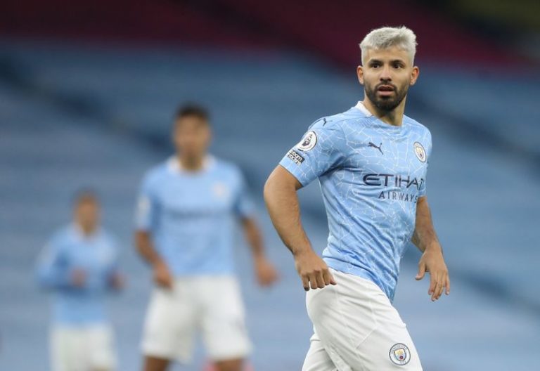 LYNXMPEG9I11S.jpg,El delantero argentino Sergio Agüero del Manchester City en acción durante el partido contra Arsenal por la Liga Premier del fútbol inglés en el estadio Etihad de Manchester, Reino Unido. 17 de octubre, 2020. Pool via REUTERS/Martin Rickett/Archivo; Crédito: MARTIN RICKETT, Reuters