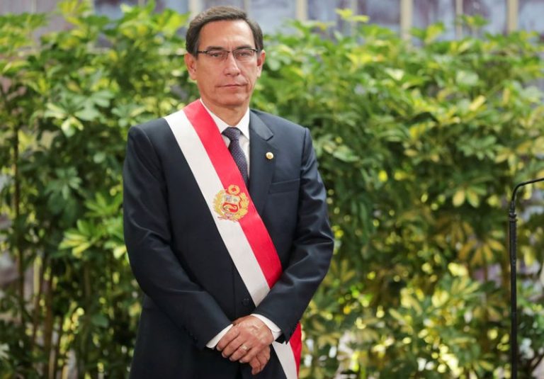 LYNXMPEG9I15T-1.jpg,Foto de archivo del Presidente de Perú, Martin Vizcarra, en un evento en el Palacio de Gobierno en Lima. 
Oct 3, 2019. REUTERS/Guadalupe Pardo; Crédito: GUADALUPE PARDO, Reuters