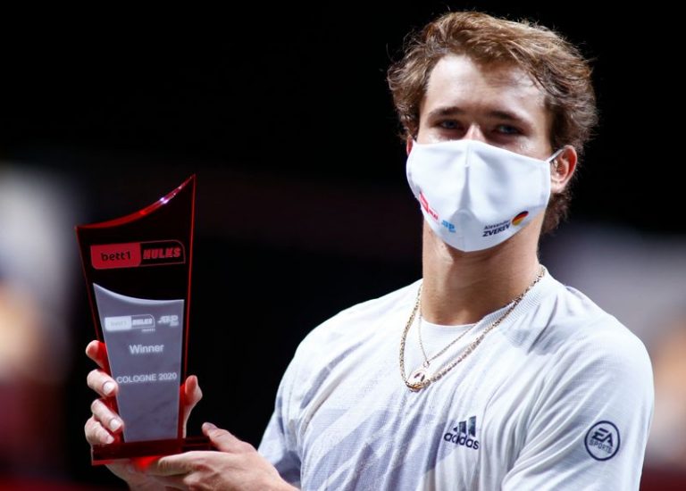 LYNXMPEG9I1K3.jpg,Foto de archivo de Alexander Zverev celebrando con el trofeo tras ganar el ATP 250 de Colonia. Arena Lanxess, Colonia, Alemania. 18 de octubre de 2020.
REUTERS/Thilo Schmuelgen; Crédito: Array, Reuters