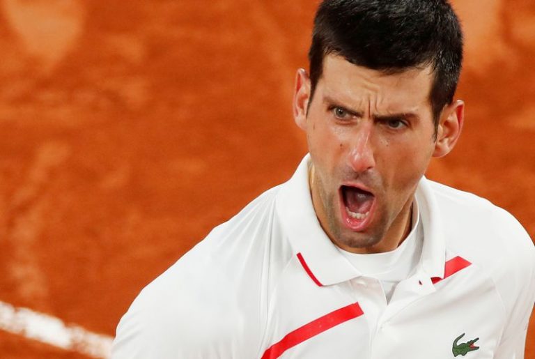 LYNXMPEG9K118.jpg,FOTO DE ARCHIVO. El tenista serbio Novak Djokovic celebra durante un partido de cuartos de final de Roland Garros, en París, Francia. 7 de octubre de 2020. REUTERS/Gonzalo Fuentes; Crédito: GONZALO FUENTES, Reuters