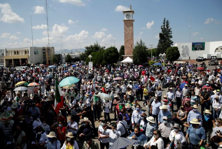 LYNXMPEG9L10U.jpg,Imagen de archivo. Agricultores y activistas protestan contra la decisión del gobierno mexicano de desviar el agua de la presa La Boquilla a Estados Unidos, como parte de un tratado bilateral de agua de 1944 entre los dos países, en Delicias, estado Chihuahua, México. 20 de septiembre de 2020. REUTERS / Jose Luis Gonzalez; Crédito: JOSE LUIS GONZALEZ, Reuters