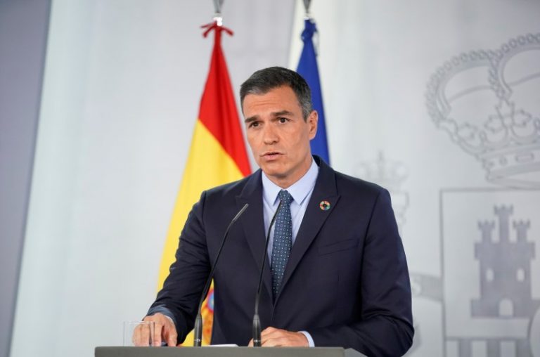 LYNXMPEG9M0YI.jpg,FOTO DE ARCHIVO: El presidente del Gobierno, Pedro Sánchez, durante una rueda de de prensa tras la reunión de gabinete, en el Palacio de la Moncloa en Madrid, España, el 25 de agosto de 2020. REUTERS/Juan Medina; Crédito: Juan Medina, Reuters