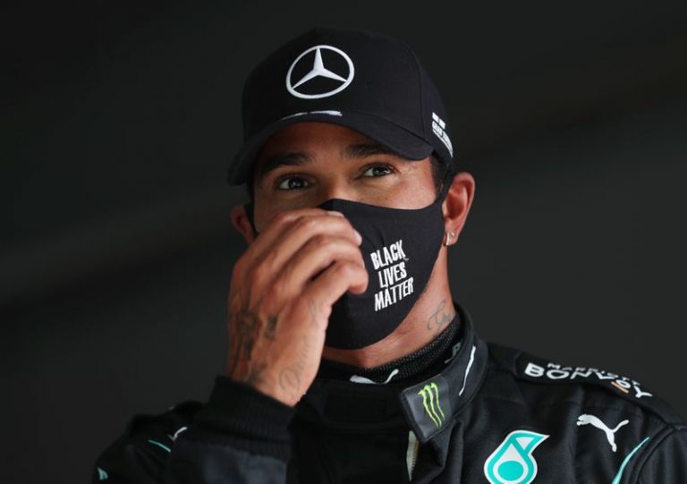 LYNXMPEG9N0F1.jpg,El piloto británico de Fórmula 1 Lewis Hamilton tras lograr la pole position en la clasificación del Gran Premio de Portugal disputada en el Autódromo Internacional do Algarve cerca de Portimão, en Portgula, el 24 de octubre de 2020. Pool vía REUTERS/Jose Sena Goulao; Crédito: JOSE SENA GOULAO, Reuters
