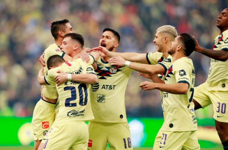 LYNXMPEG9O03Q.jpg,Foto de archivo de jugadores del América celebrando un gol . Estadio Azteca, Ciudad de México. 29 de diciembre de 2019.
REUTERS/Henry Romero; Crédito: Array, Reuters
