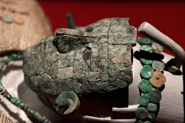 LYNXMPEG9P1DZ.jpg,Imagen de archivo. El tesoro mortuario de la reina maya Tzak-bu Ajaw durante una exhibición en Ciudad de México. México. 26 de julio de 2018.  REUTERS/Henry Romero; Crédito: HENRY ROMERO, Reuters