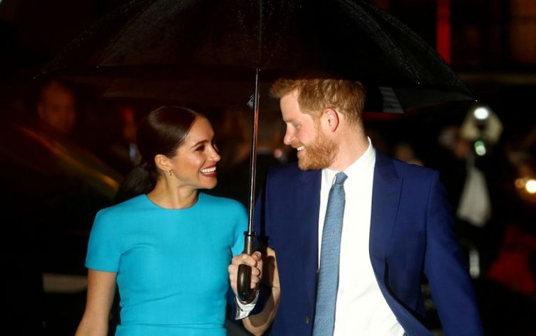 LYNXMPEG9P1F2.jpg,FOTO DE ARCHIVO: El príncipe Enrique de Gran Bretaña y su esposa Meghan, duquesa de Sussex, llegan a una premiación en Londres el 5 de marzo de 2020. REUTERS/Hannah McKay//File Photo; Crédito: Hannah Mckay, Reuters