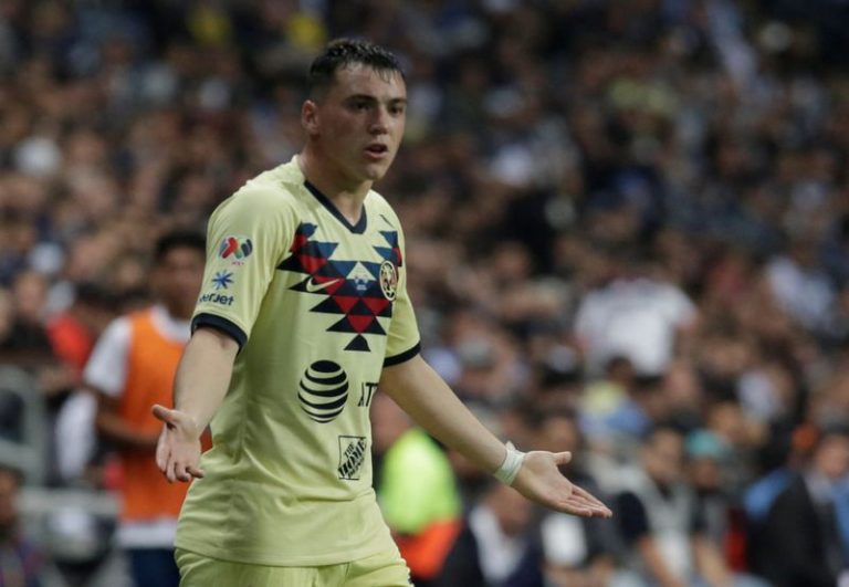LYNXMPEG9R1NM.jpg,Foto de archivo de Federico Vñas durante final del torneo Apertura 2019 en México entre Monterrey y América. Estadio BBVA, Monterrey, México. 26 de diciembre de 2019.
REUTERS/Daniel Becerril; Crédito: Array, Reuters