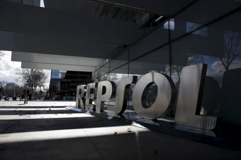 LYNXMPEG9S1KR-1.jpg,El logotipo de la empresa petrolera española Repsol en su sede central de Madrid, España, el 25 de febrero de 2016. REUTERS/Juan Medina; Crédito: JUAN MEDINA, Reuters