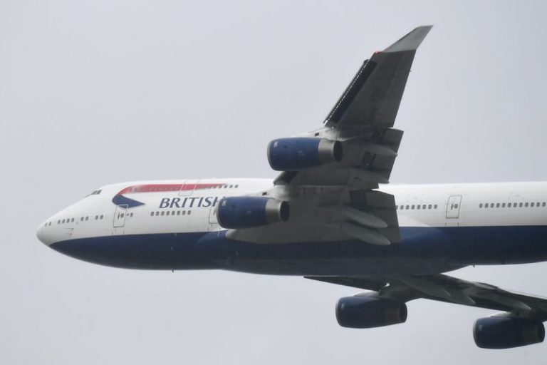 LYNXMPEG9T0IJ.jpg,FOTO DE ARCHIVO: Un Boeing 747 de British Airways sobrevuela el aeropuerto de Londres Heathrow, en Londres, Reino Unido, el 8 de octubre de 2020. REUTERS/Toby Melville; Crédito: TOBY MELVILLE, Reuters