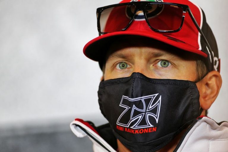 LYNXMPEG9T12F.jpg,Foto de archivo del piloto de Alfa Romeo Kimi Raikkonen en una rueda de prensa antes del Gran Premio de Eifel. 
Oct 8, 2020  
FIA/Handout via REUTERS 
ATENCIÓN EDITORES, ESTA IMAGEN FUE SUMINISTRADA POR UNA TERCERA PARTE, PROHIBIDA SU REVENTA O SU USO COMO ARCHIVO ; Crédito: HANDOUT, Reuters