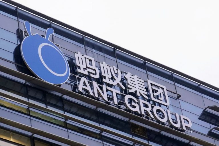 LYNXMPEG9T1OL.jpg,El logotipo de Ant Group, una filial de Alibaba, se muestra en su sede en Hangzhou, provincia de Zhejiang, China. 26 de octubre de 2020. REUTERS/Aly Song; Crédito: ALY SONG, Reuters