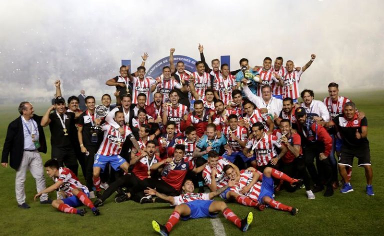 LYNXMPEGA00OO.jpg,Foto de archivo del club Atlético San Luis celebrando tras lograr el ascenso a la primera división en México. Estadio Alfonso Lastras, San Luis Potosí, México. 5 de mayo de 2019.
REUTERS/Henry Romero; Crédito: Array, Reuters