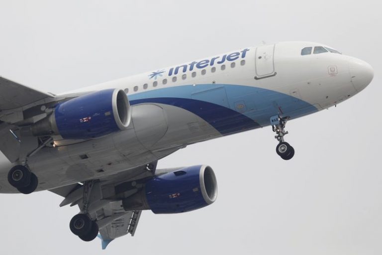 LYNXMPEGA018I-1.jpg,Foto de archivo. Un avión de Interjet se prepara para aterrizar en el aeropuerto internacional Benito Juárez en la Ciudad de México,, 27 de junio de 2017. REUTERS/Edgard Garrido; Crédito: EDGARD GARRIDO, Reuters